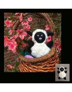 DAFFODIL In The Hoop Lamb