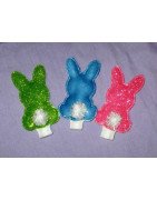In Hoop Fringe Bunny Pencil Topper