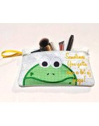 Vinyl Zipper Tote Frog