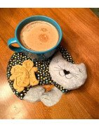 In Hoop Sleeping Cat Mug Rug